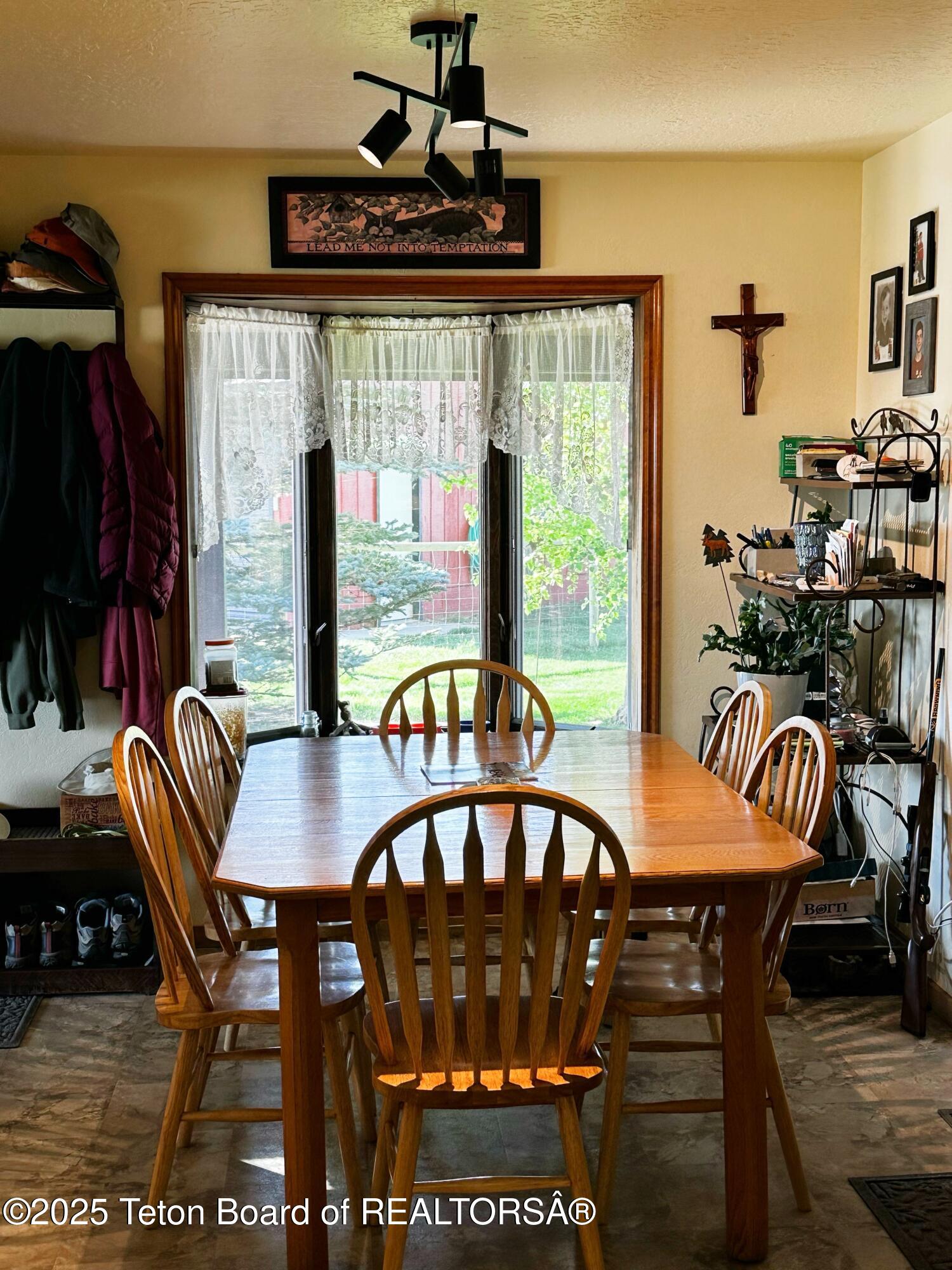 138 FIRST NORTH Road