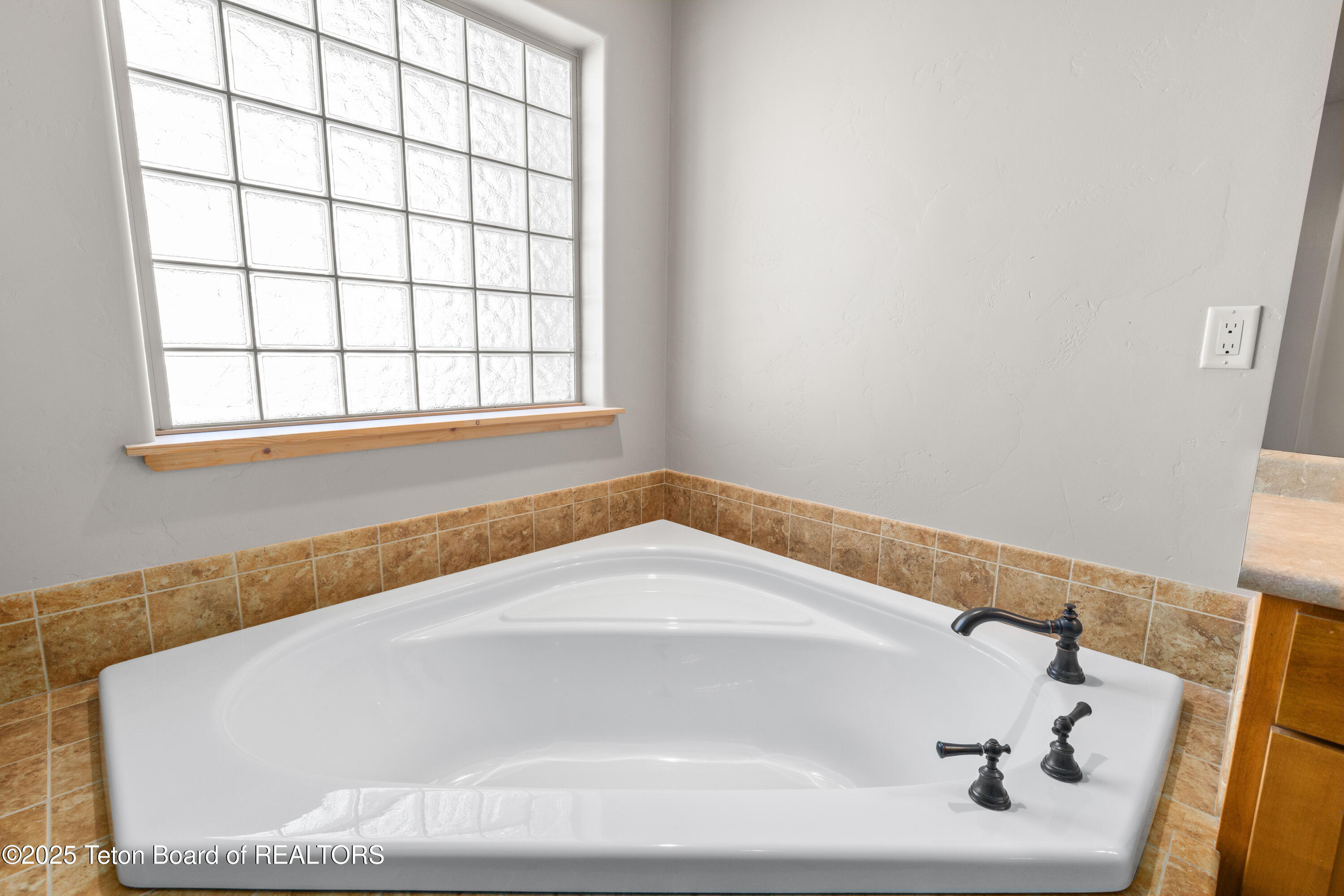 321 CEDAR SPRINGS Drive