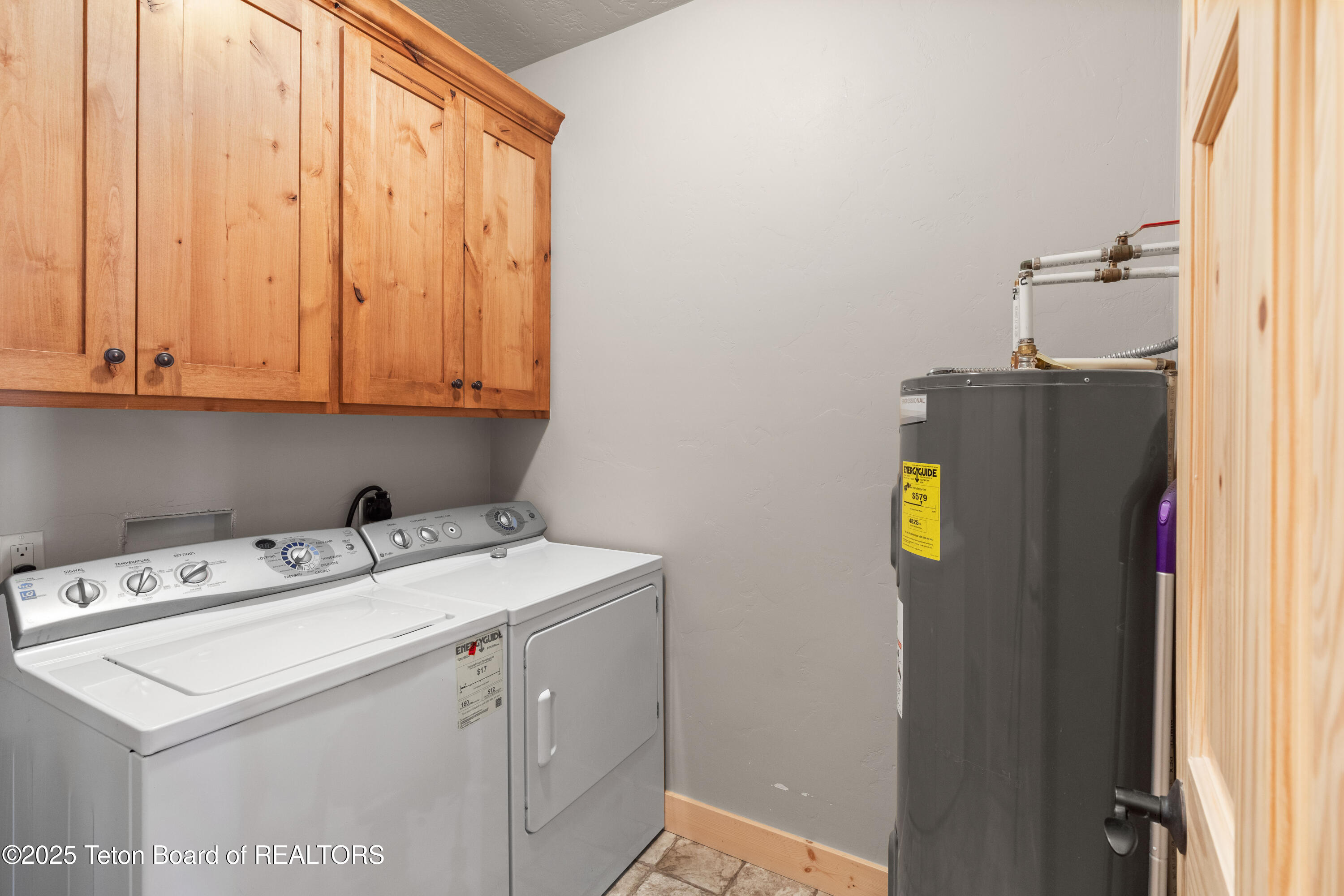 321 CEDAR SPRINGS Drive