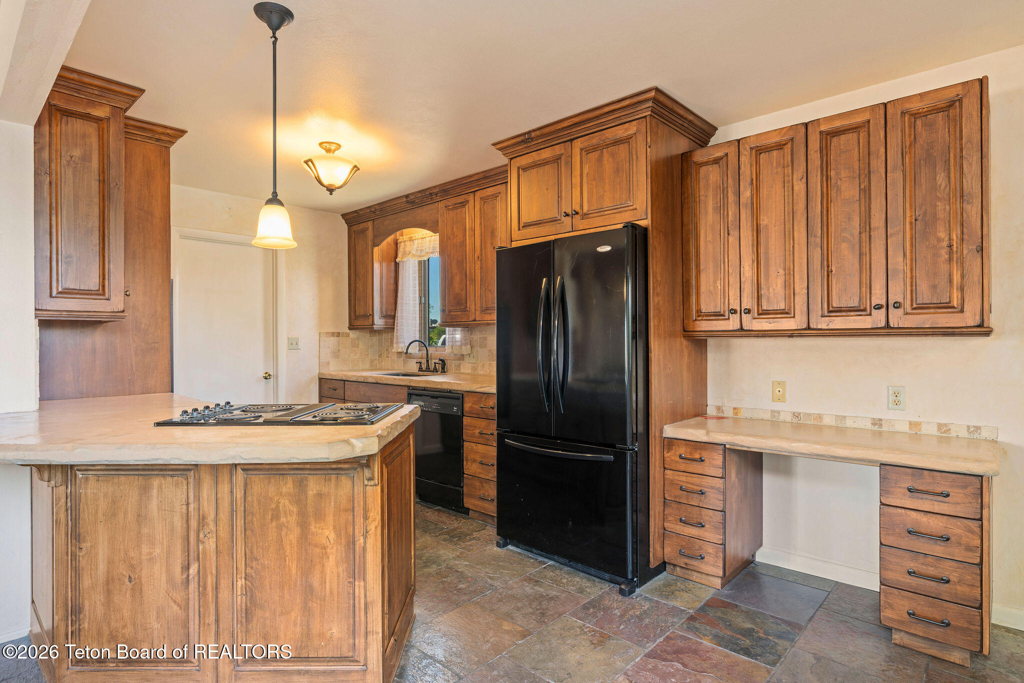 302 RAKESTRAW Avenue