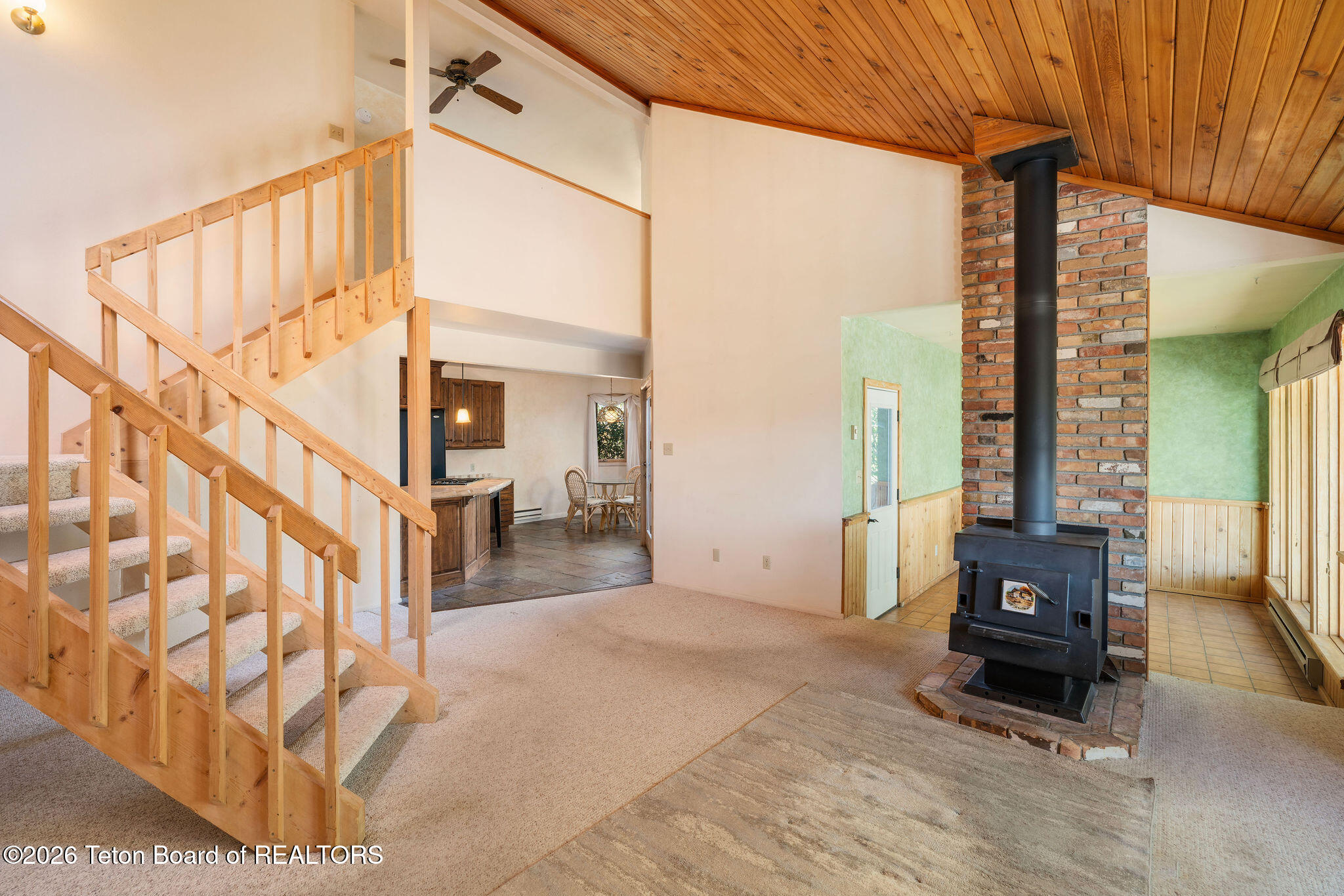 302 RAKESTRAW Avenue