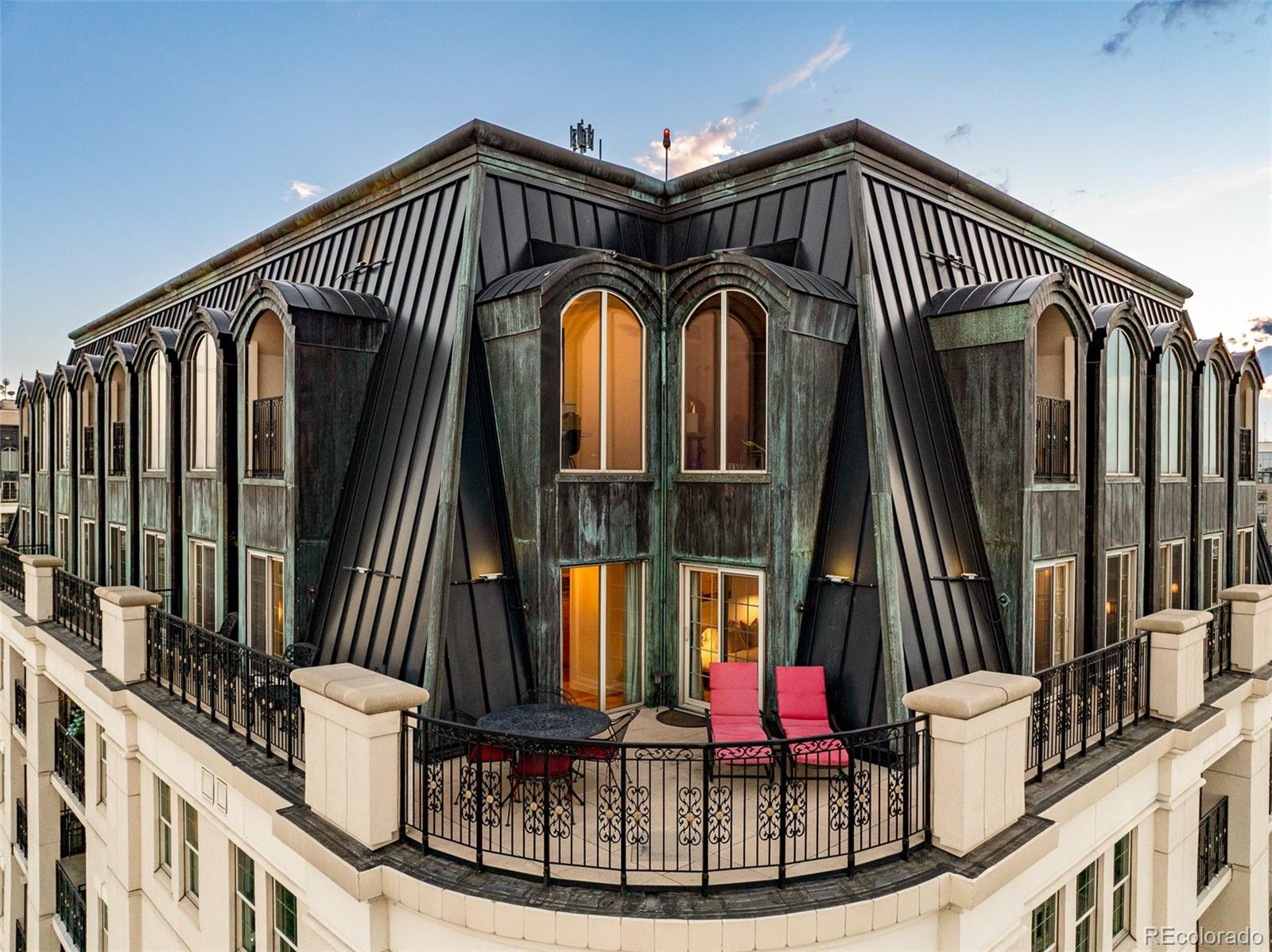 975 N Lincoln Street Unit: 14D