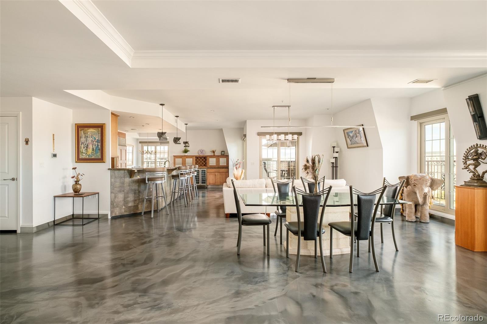 975 N Lincoln Street Unit: 14D