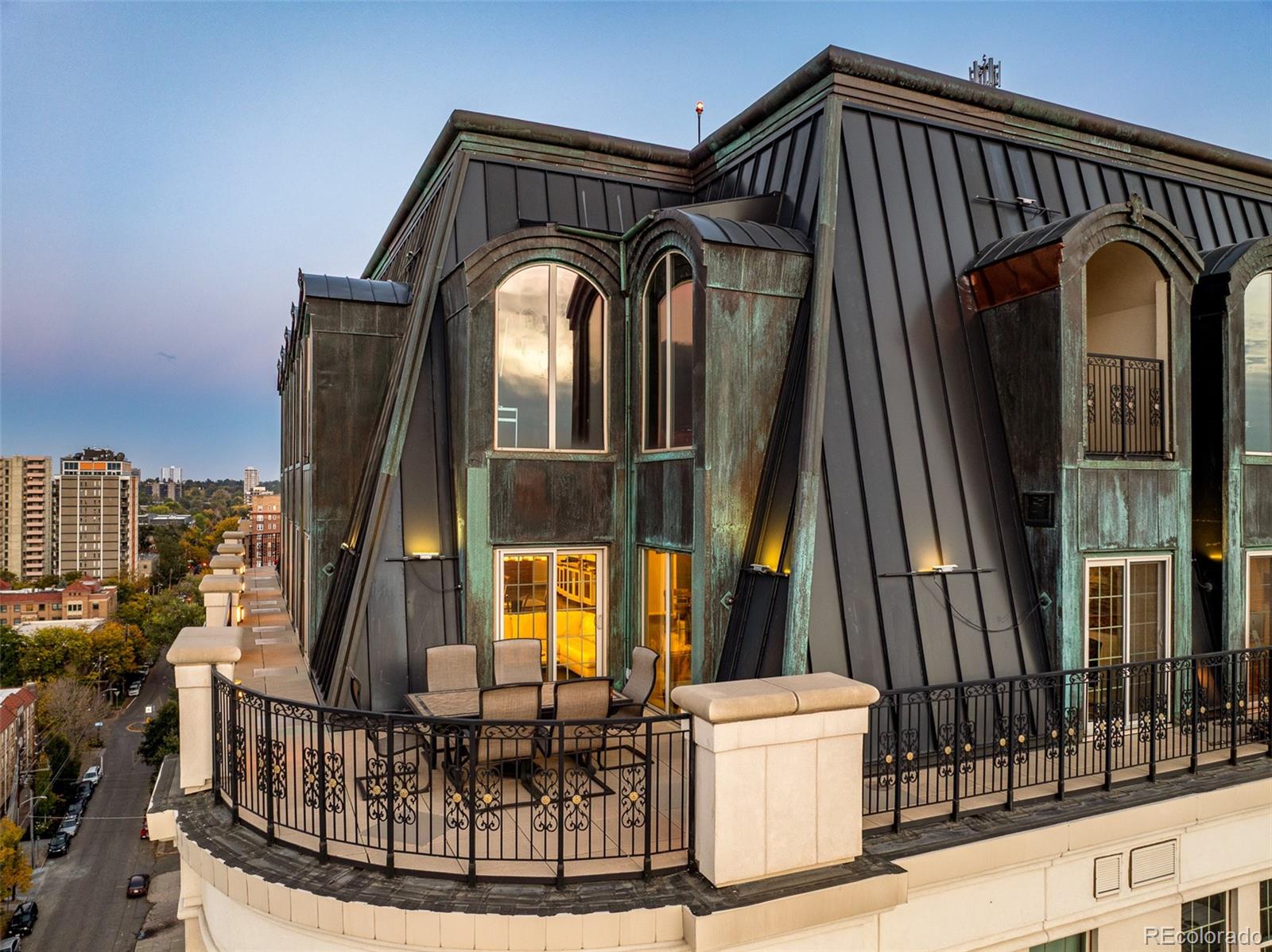 975 N Lincoln Street Unit: 14D