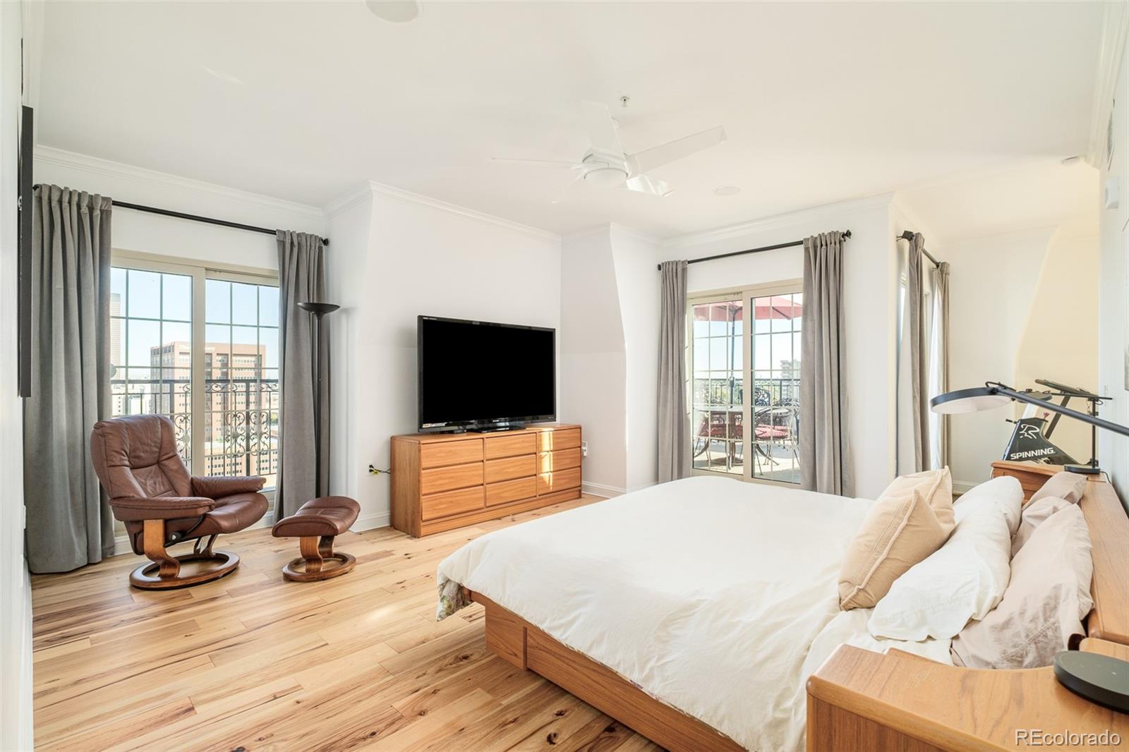 975 N Lincoln Street Unit: 14D