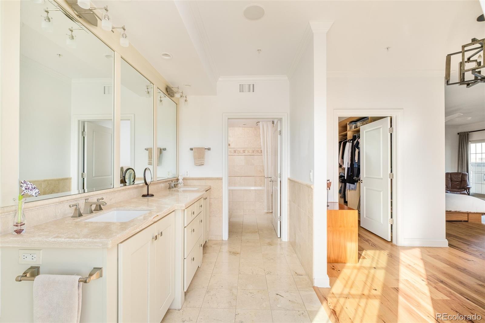 975 N Lincoln Street Unit: 14D