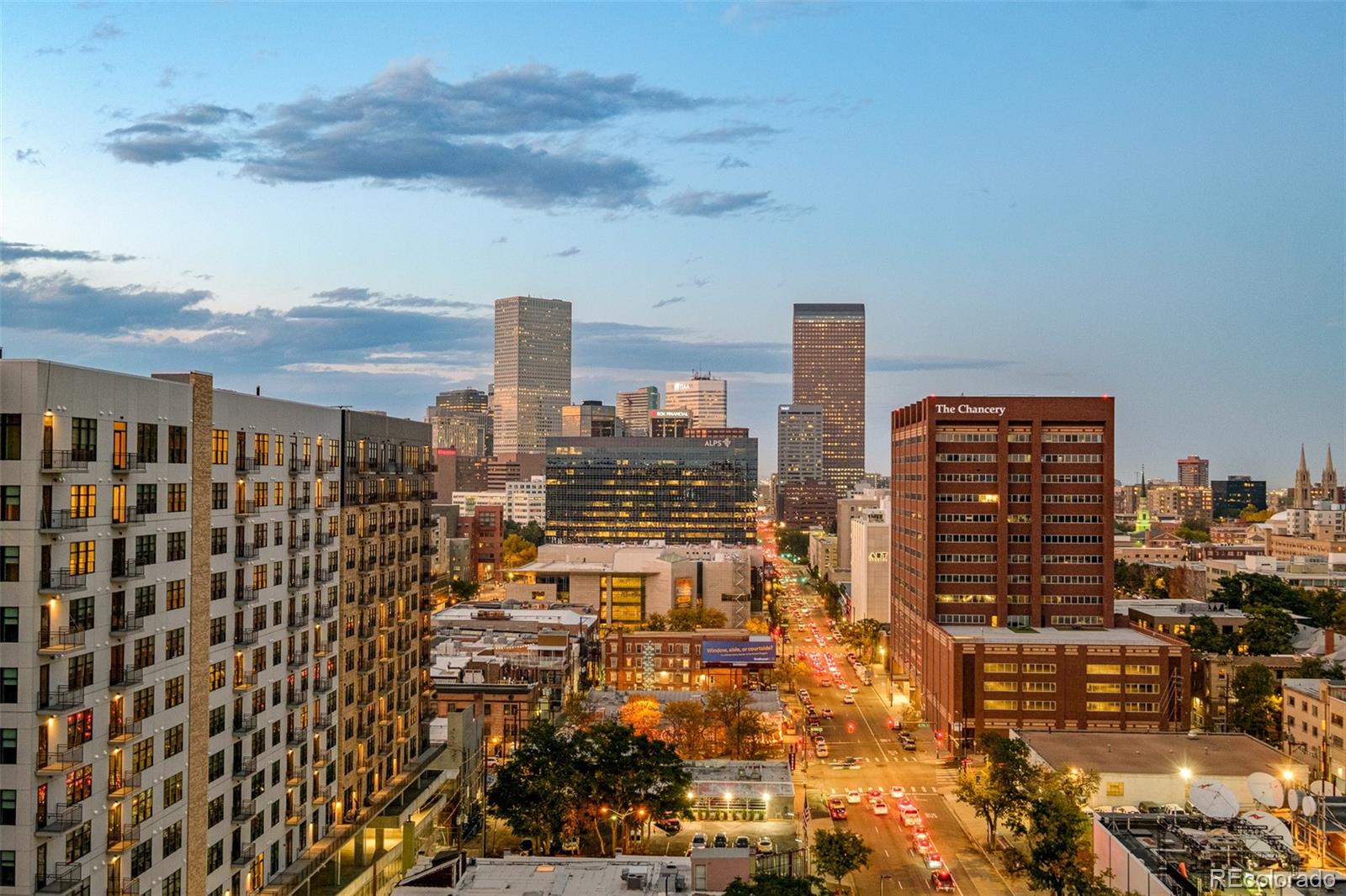 975 N Lincoln Street Unit: 14D