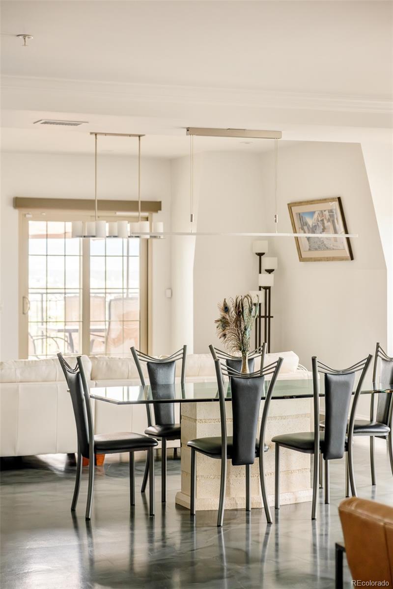 975 N Lincoln Street Unit: 14D