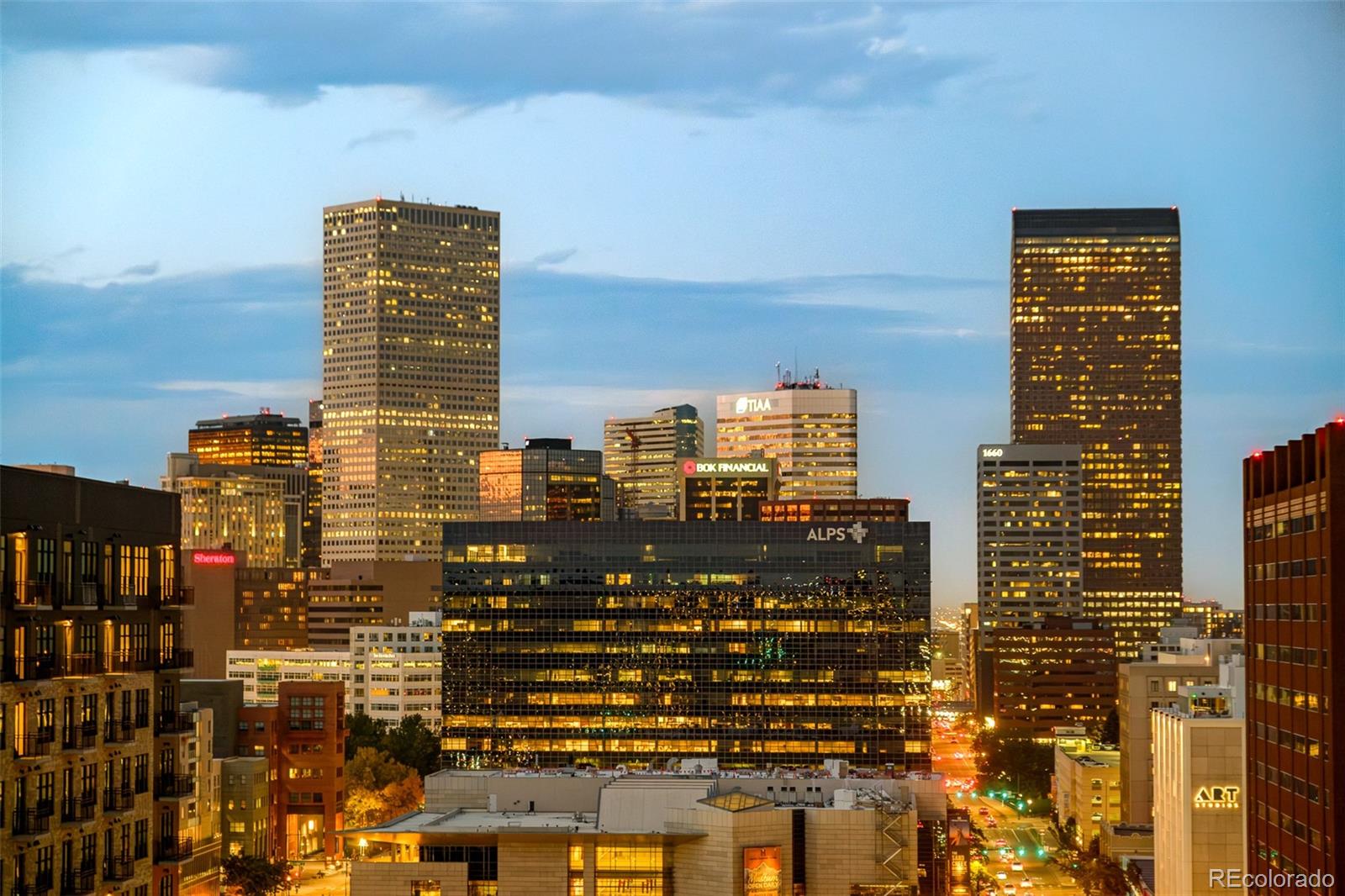 975 N Lincoln Street Unit: 14D