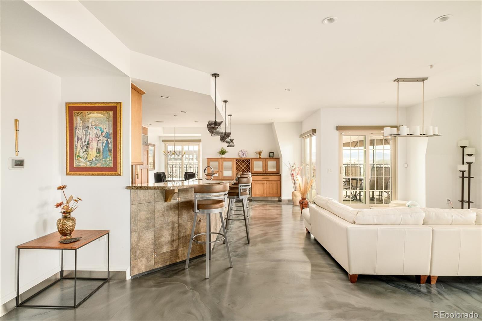 975 N Lincoln Street Unit: 14D