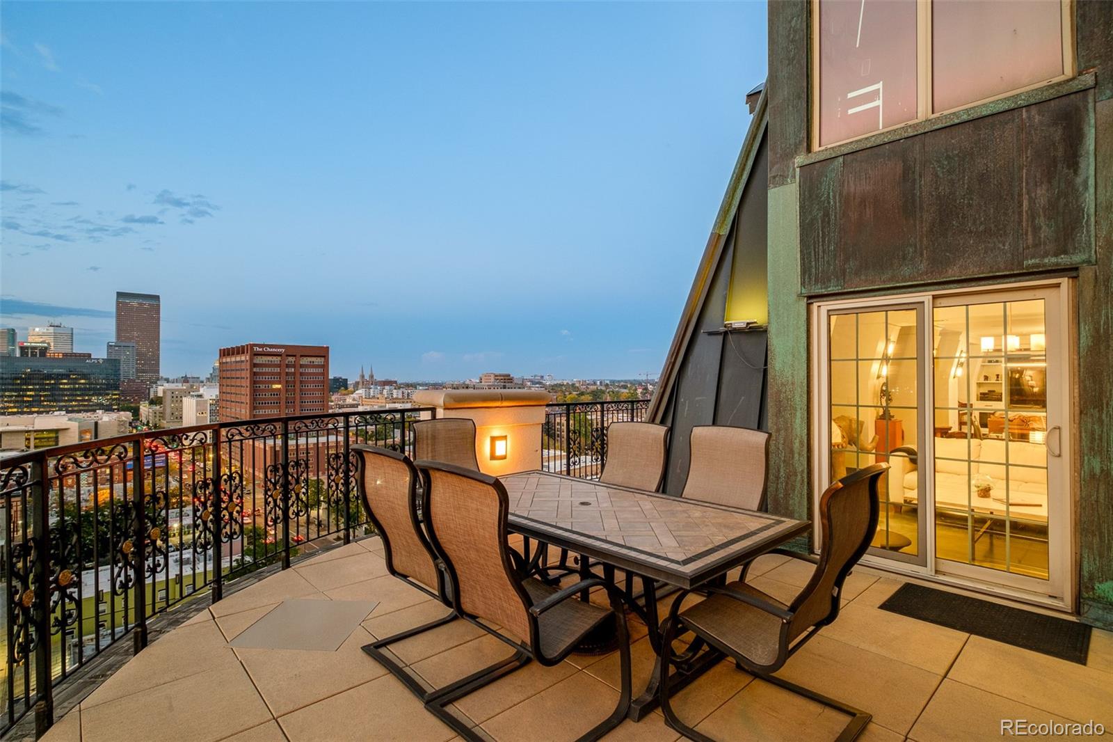 975 N Lincoln Street Unit: 14D