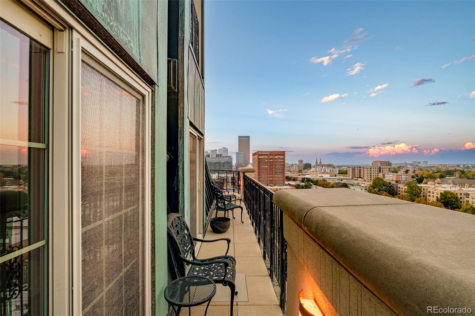 975 N Lincoln Street Unit: 14D