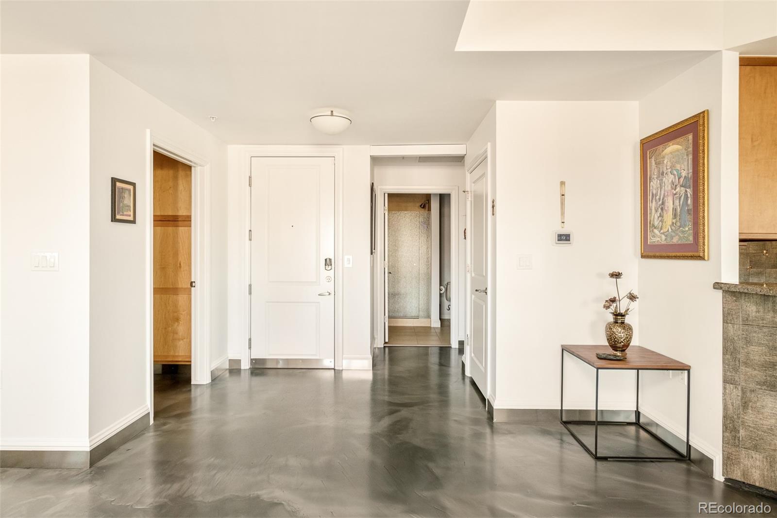 975 N Lincoln Street Unit: 14D