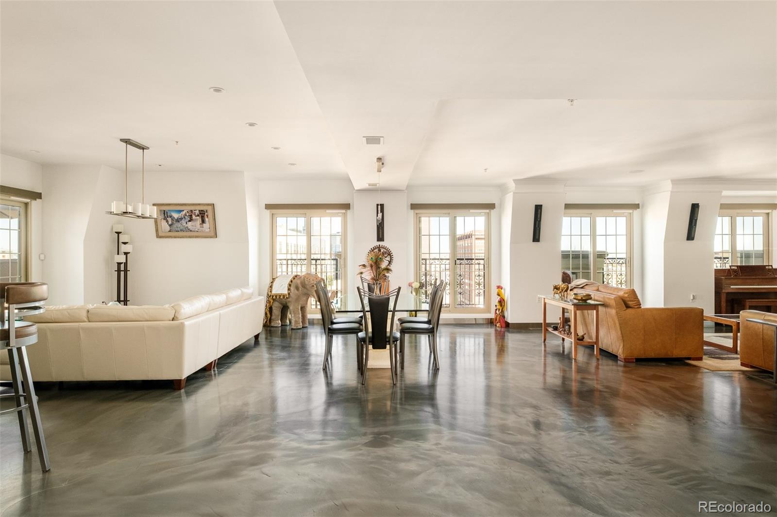 975 N Lincoln Street Unit: 14D