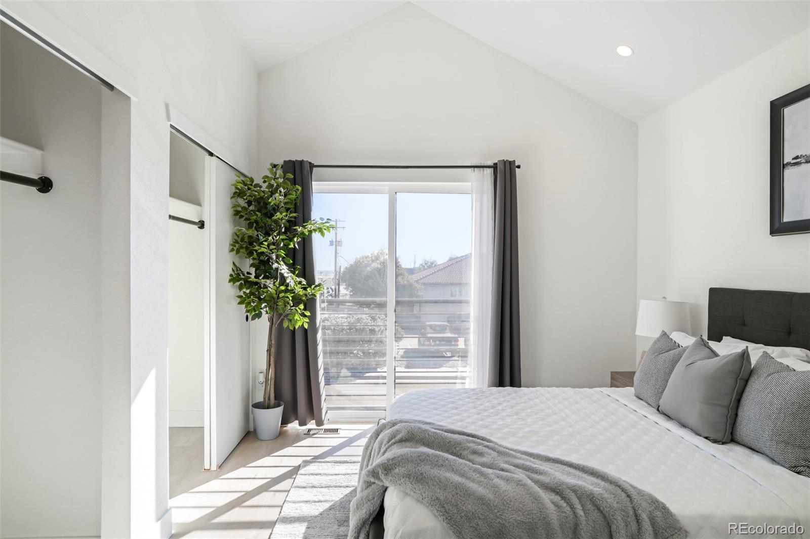 4777 Shoshone Street Unit: 9