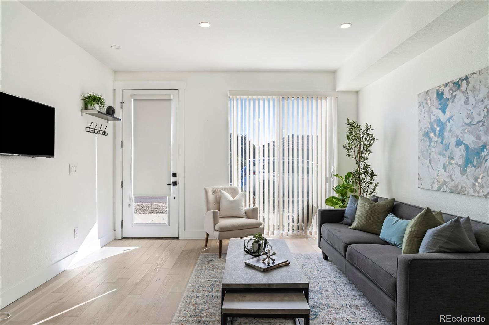 4777 Shoshone Street Unit: 9