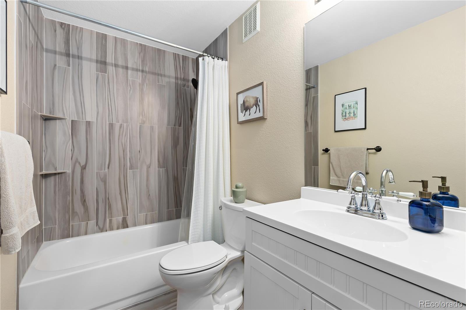 1767 N Pearl Street Unit: 102