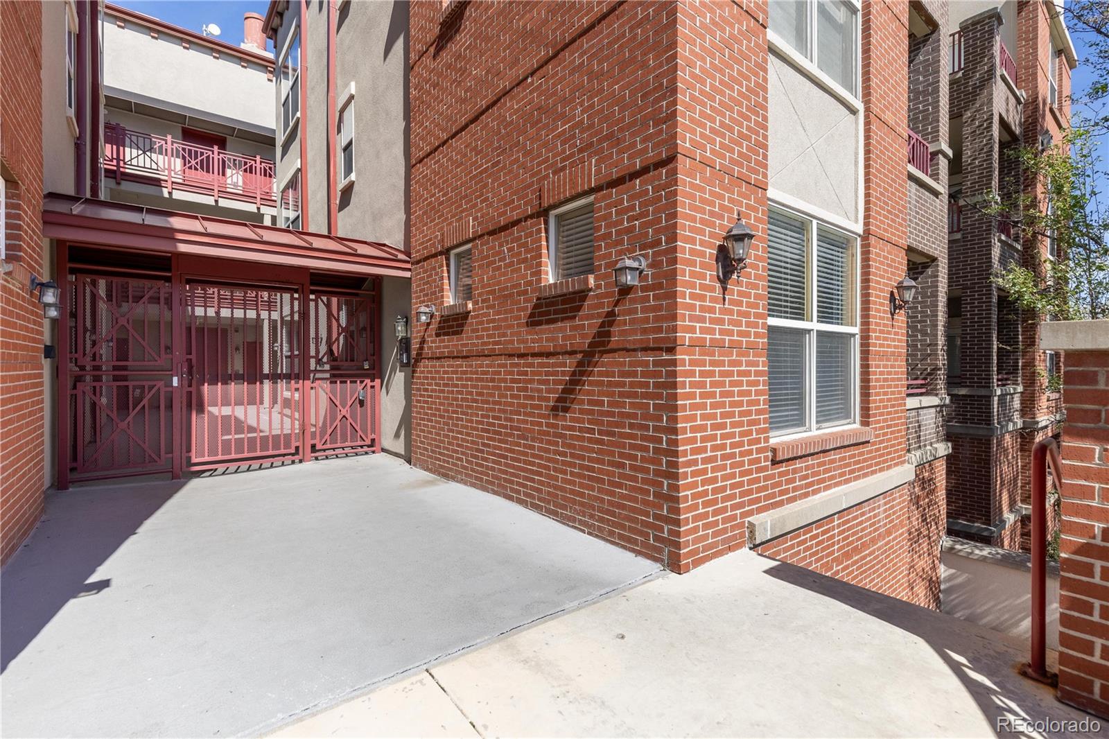 1767 N Pearl Street Unit: 102