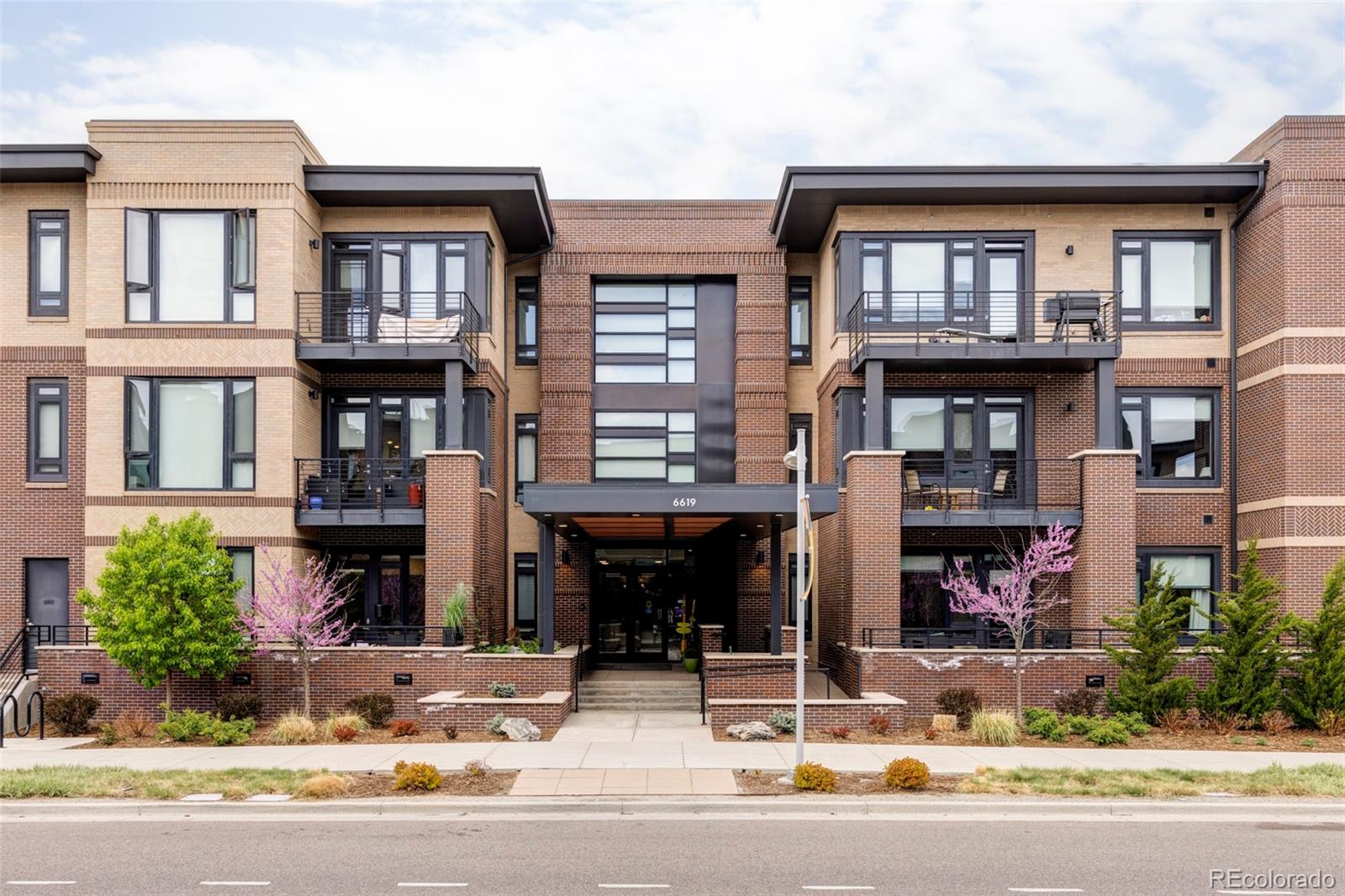 6619 E Lowry Boulevard Unit: 302