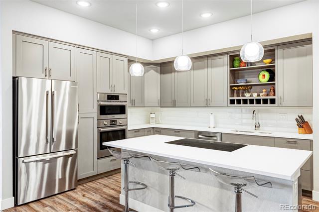 6619 E Lowry Boulevard Unit: 302