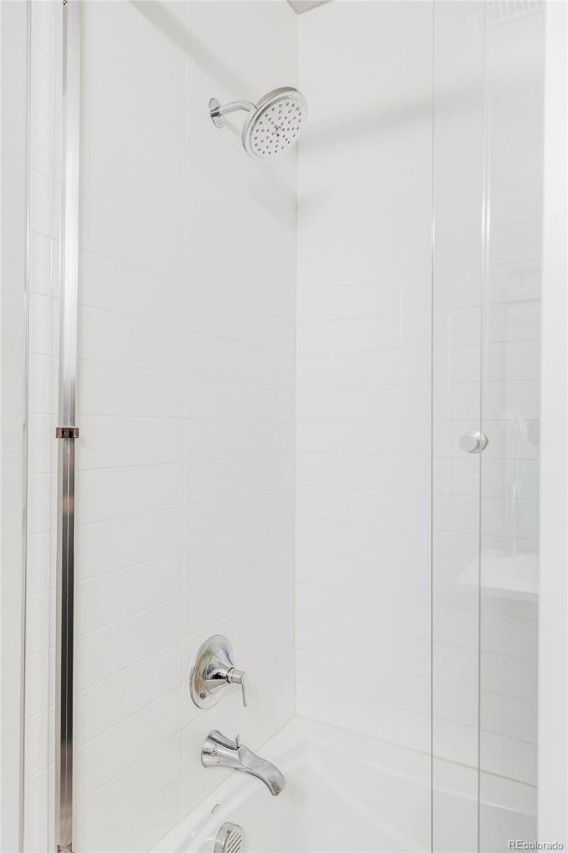 6619 E Lowry Boulevard Unit: 302
