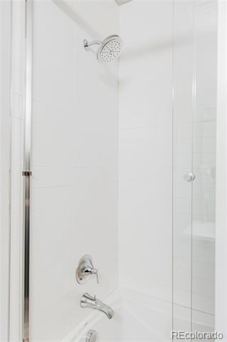6619 E Lowry Boulevard Unit: 302