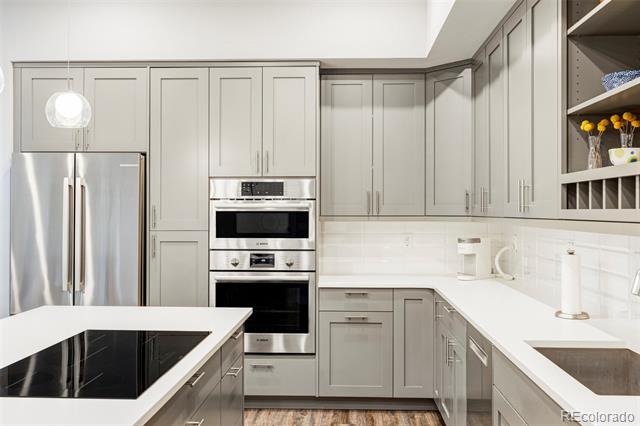 6619 E Lowry Boulevard Unit: 302