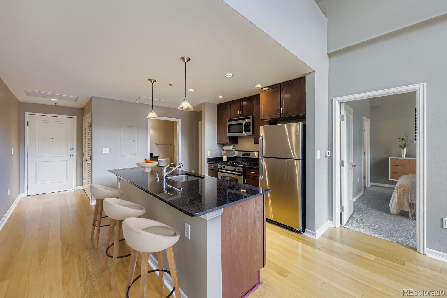 1975 N Grant Street Unit: 827