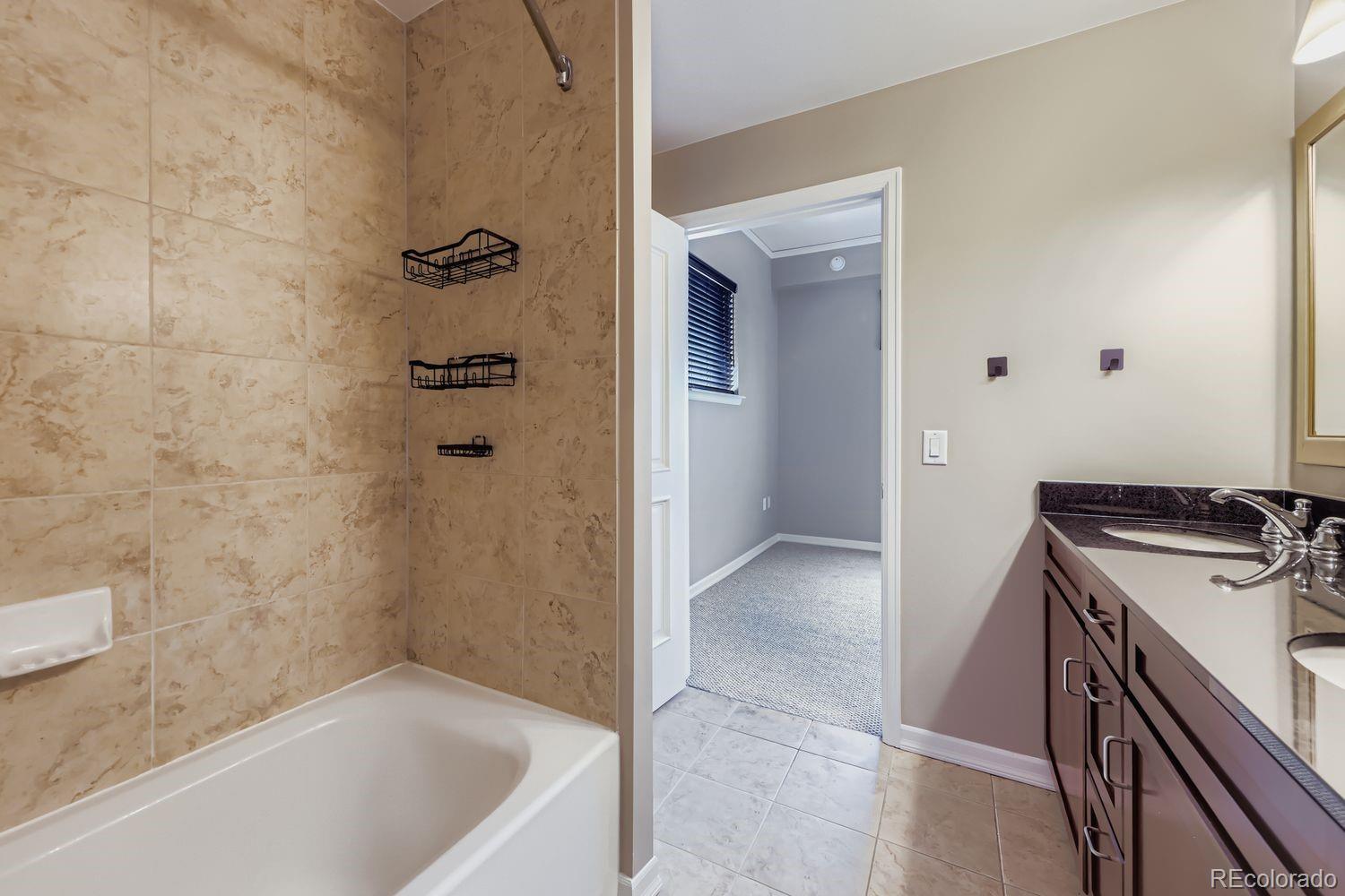 1975 N Grant Street Unit: 827