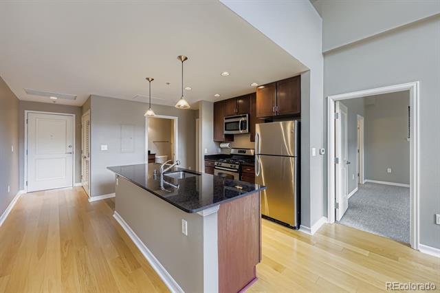 1975 N Grant Street Unit: 827