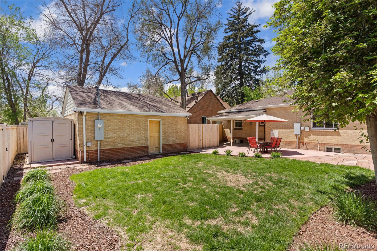 2560 Locust Street