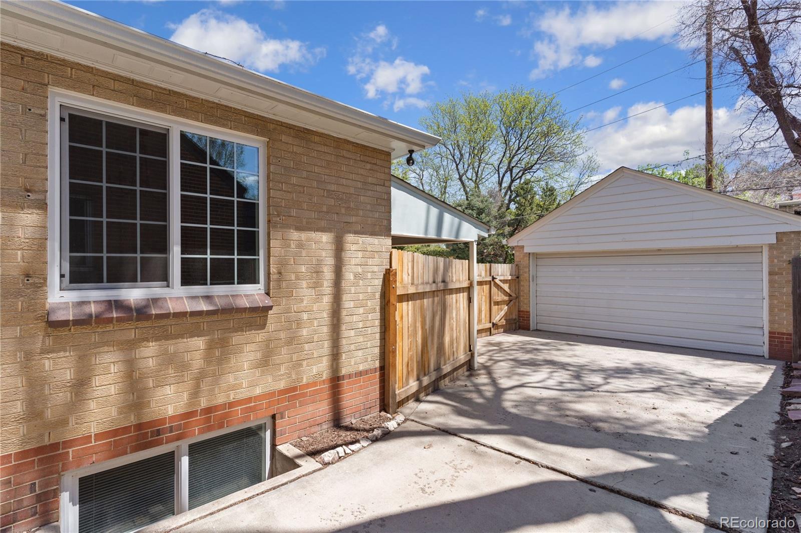 2560 Locust Street