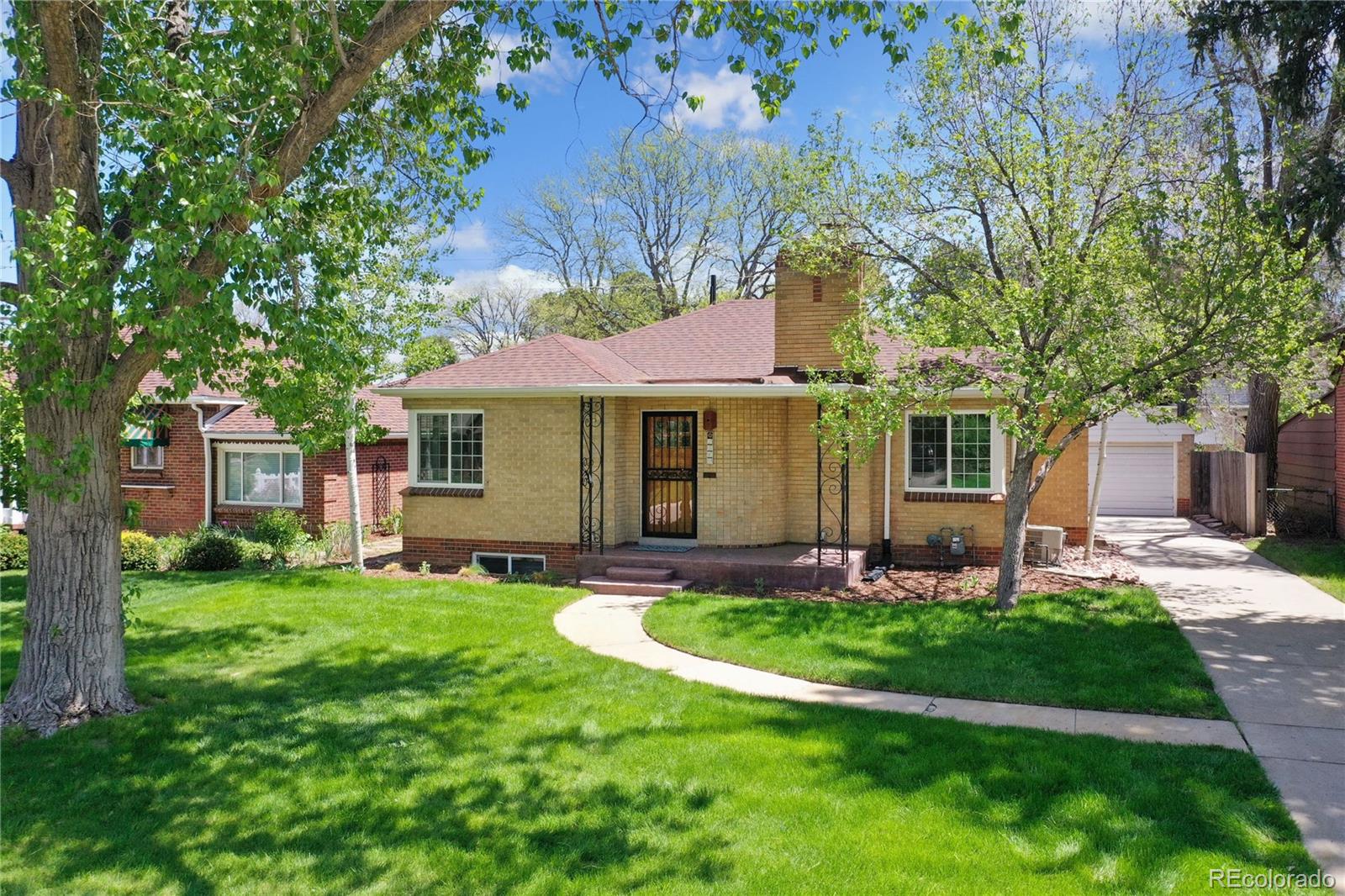 2560 Locust Street