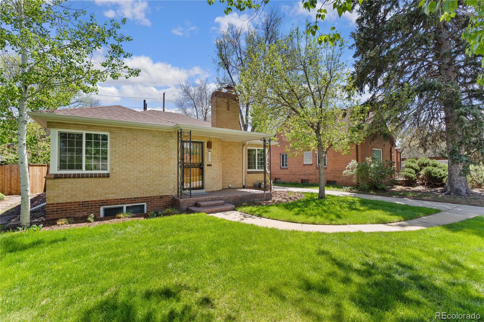2560 Locust Street