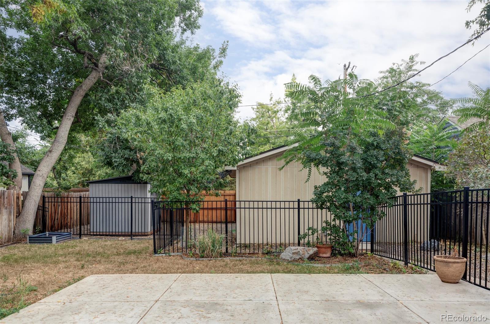 1610 Xanthia Street
