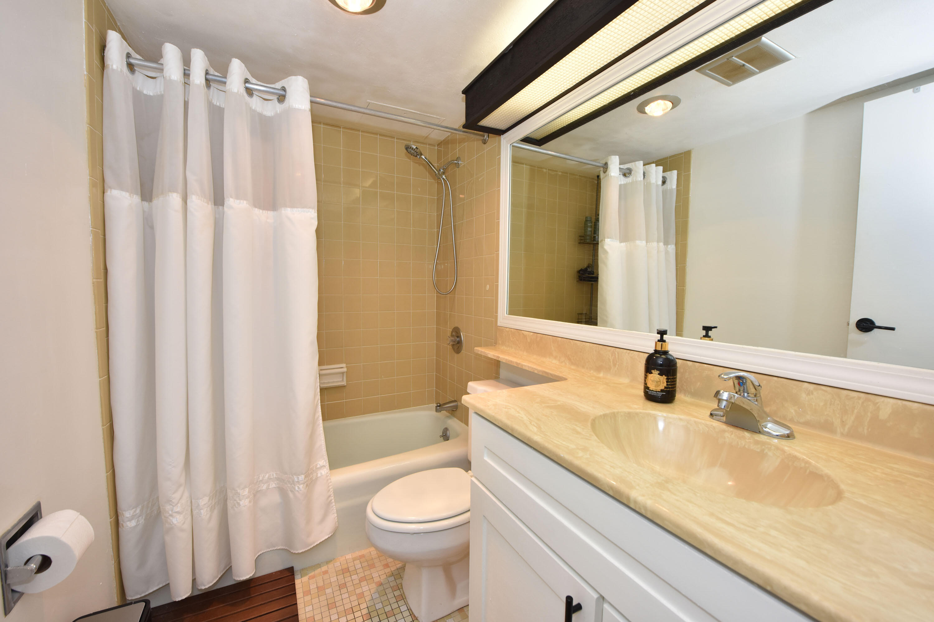 425 W Willow Ct Unit: 146