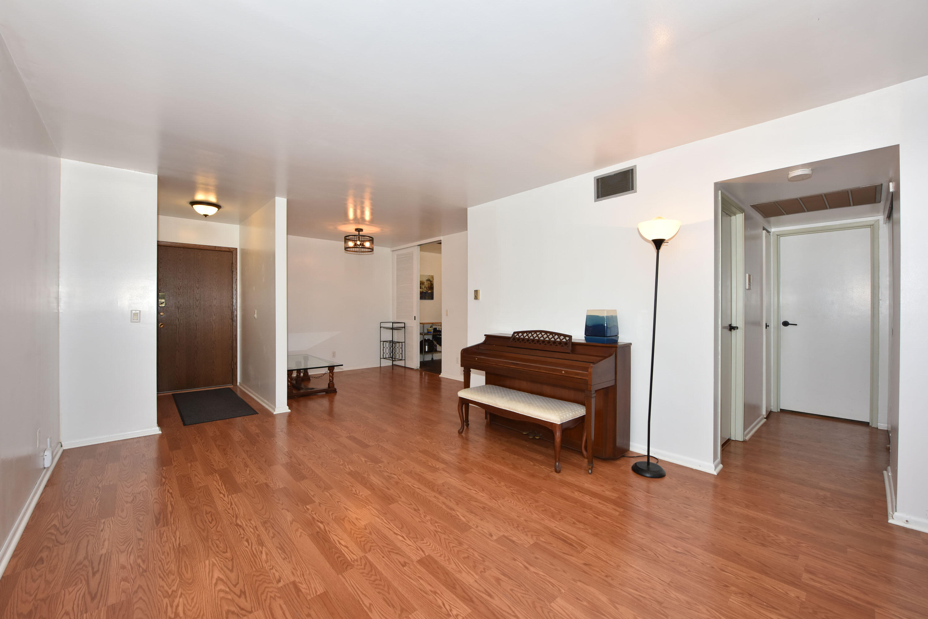 425 W Willow Ct Unit: 146