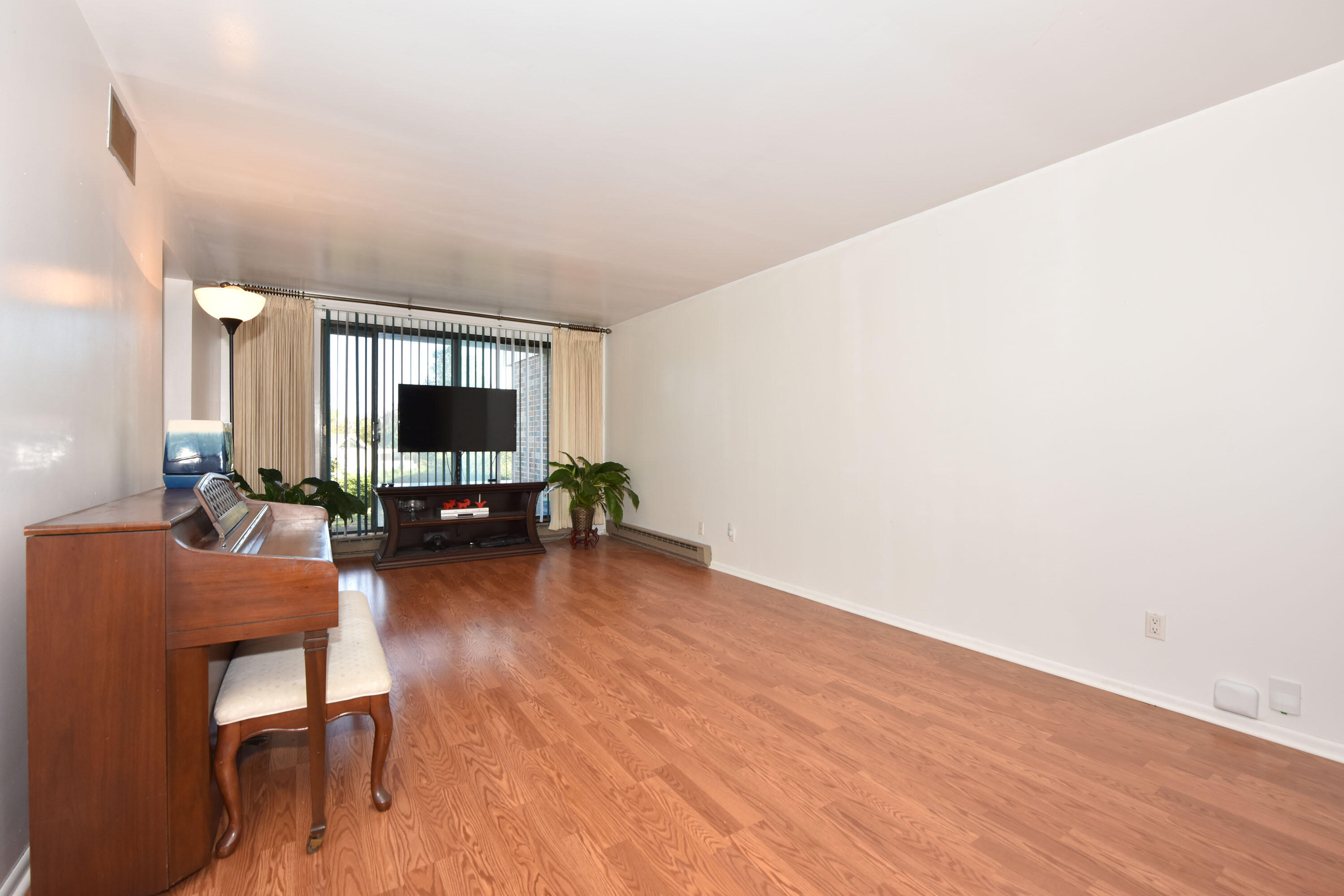 425 W Willow Ct Unit: 146