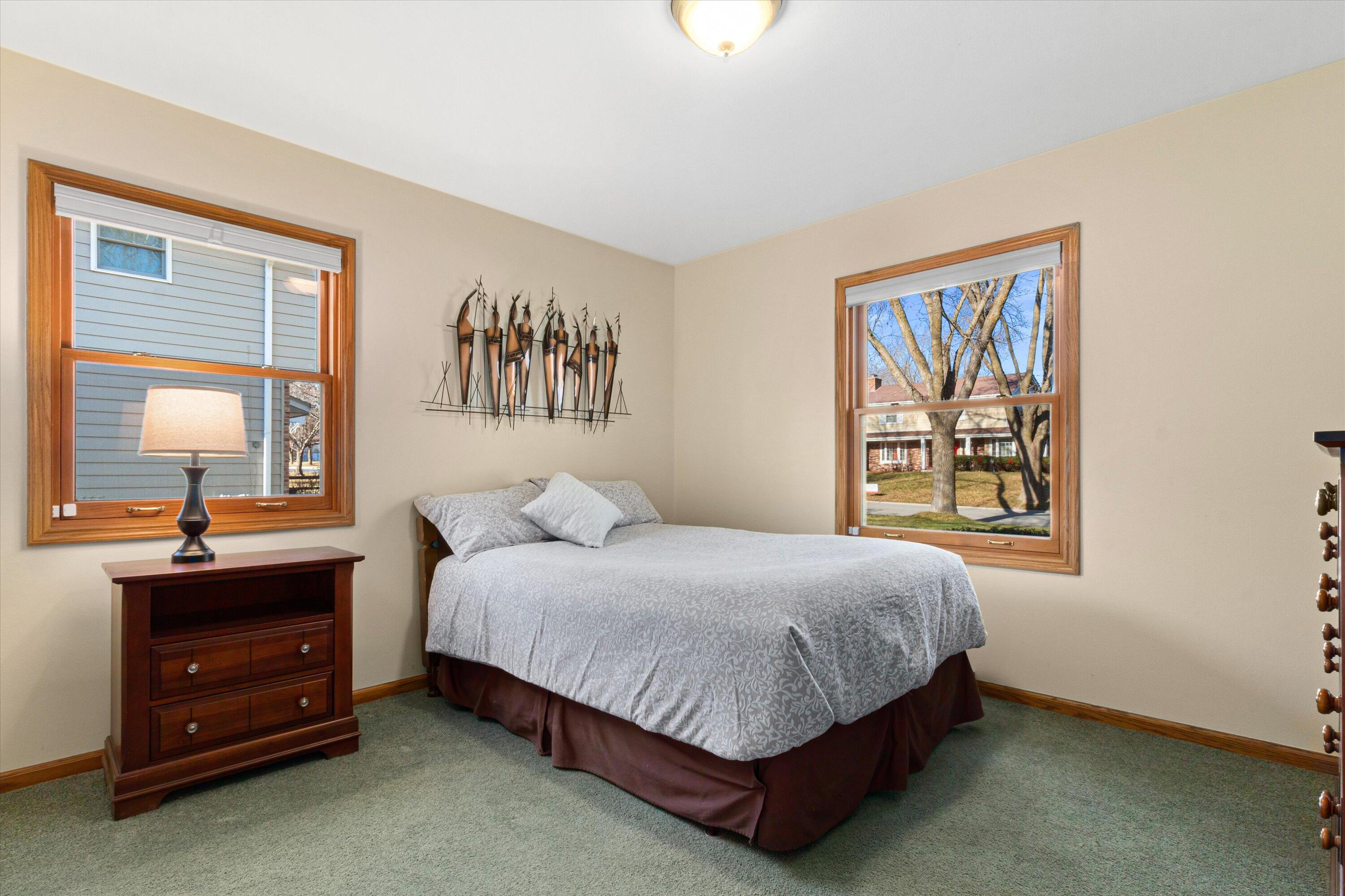 6355 W Pierner Pl