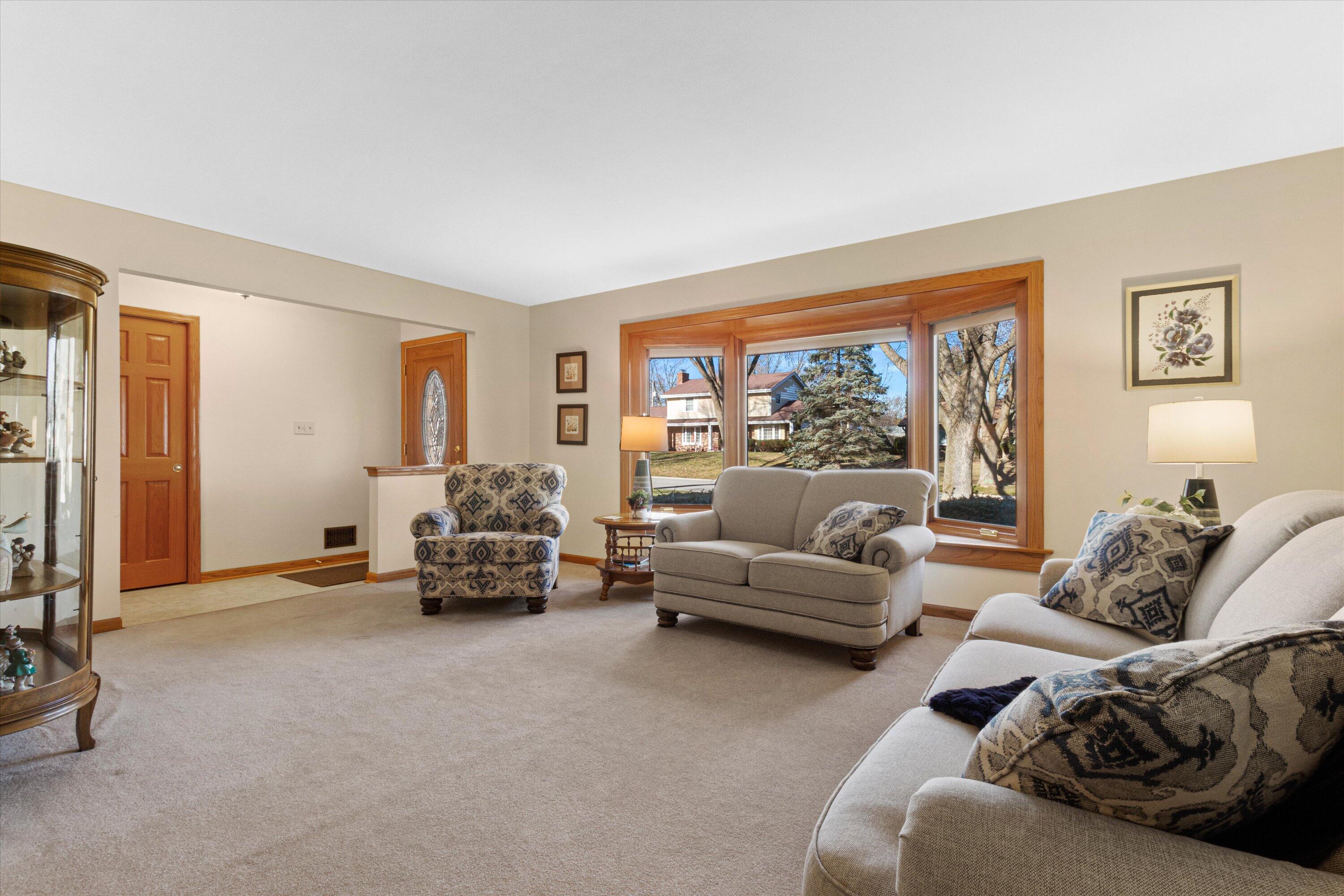 6355 W Pierner Pl