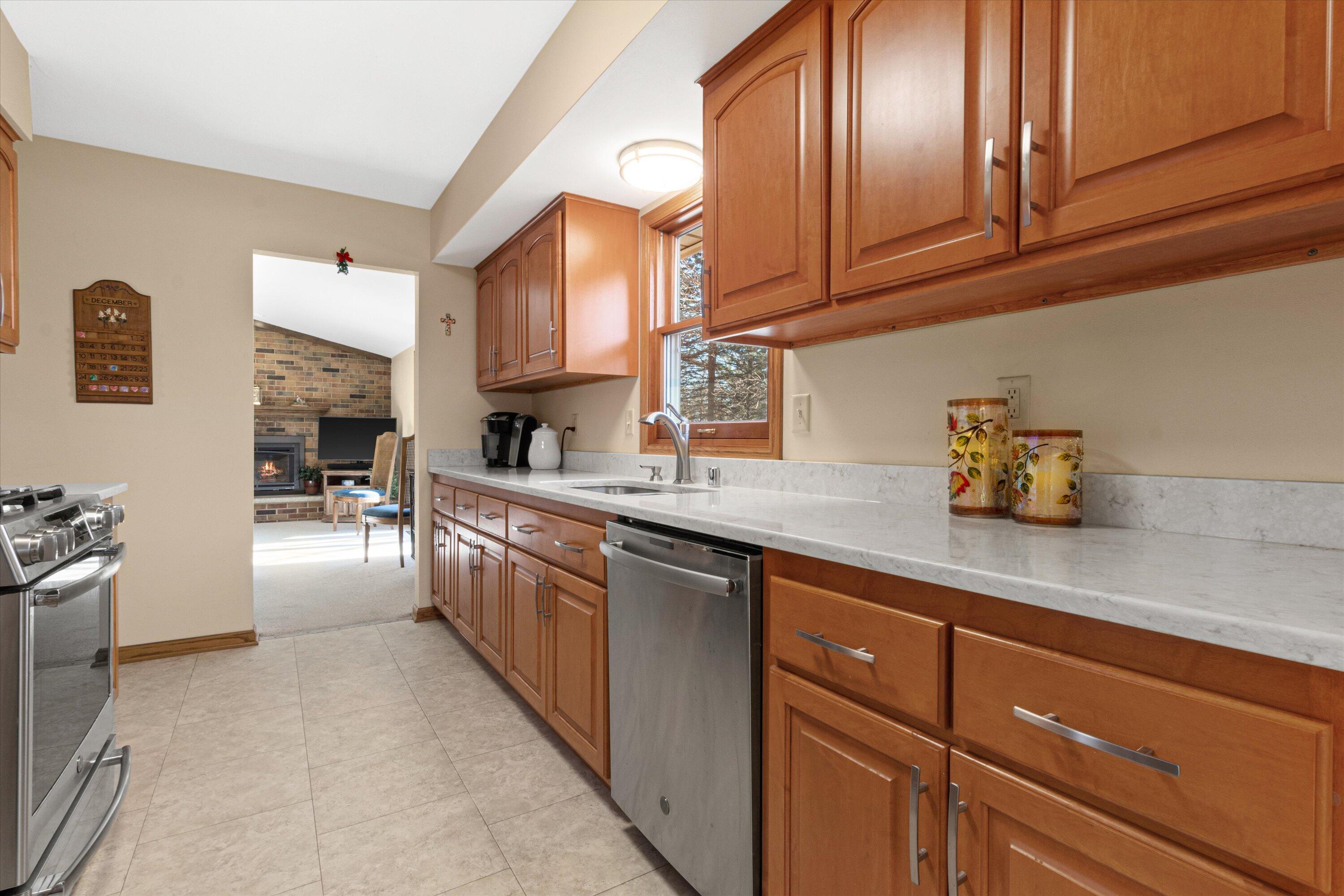 6355 W Pierner Pl