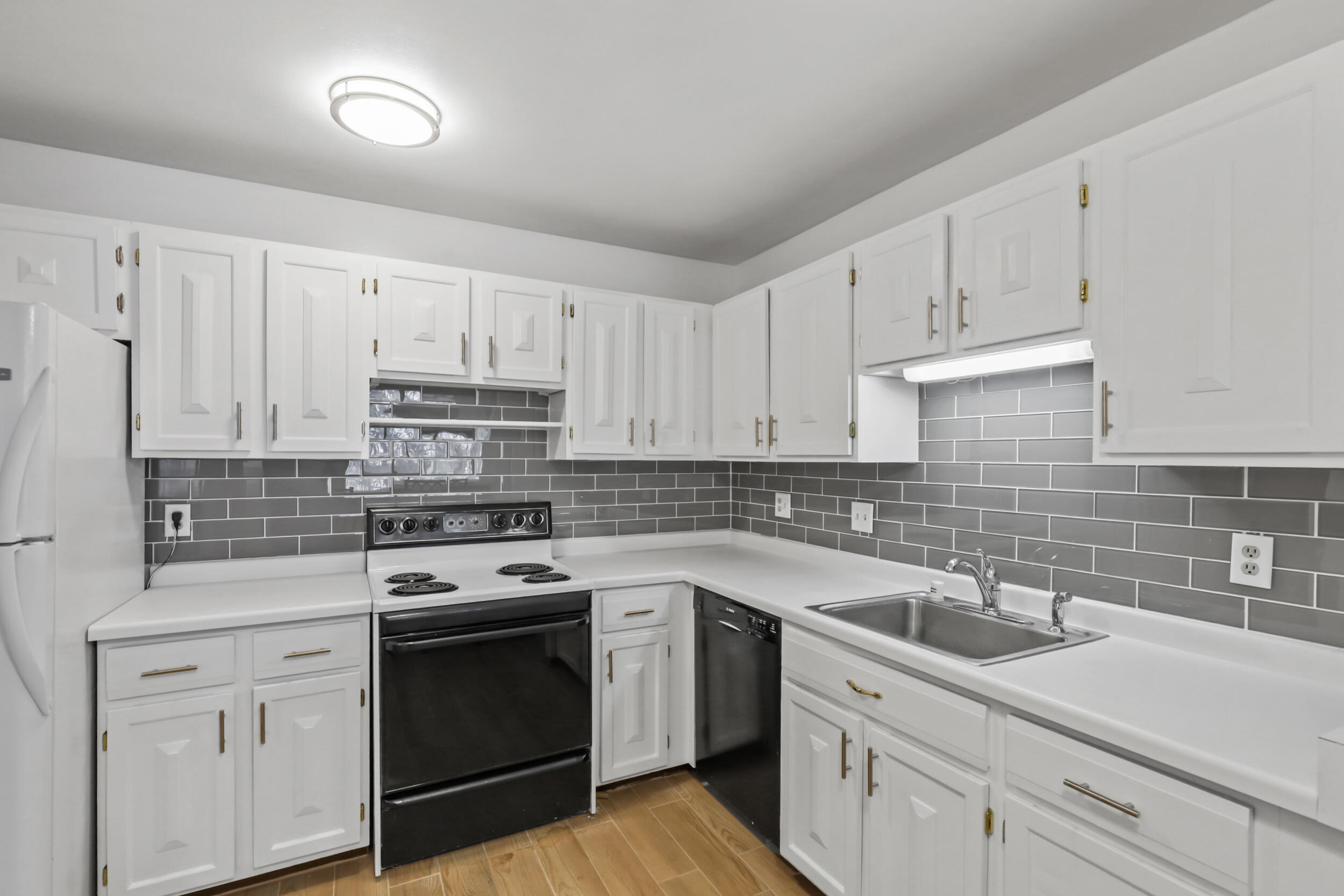 8629 N Servite Dr Unit: 105