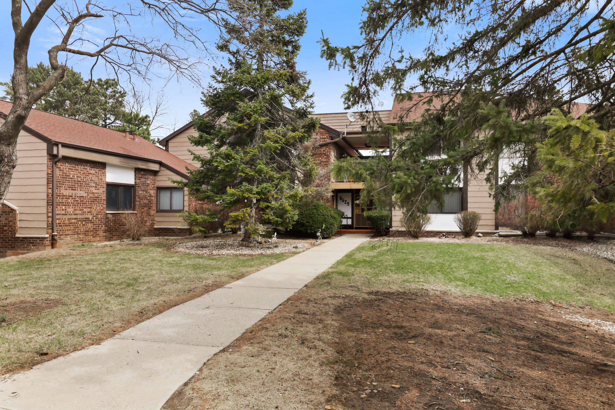 8629 N Servite Dr Unit: 105