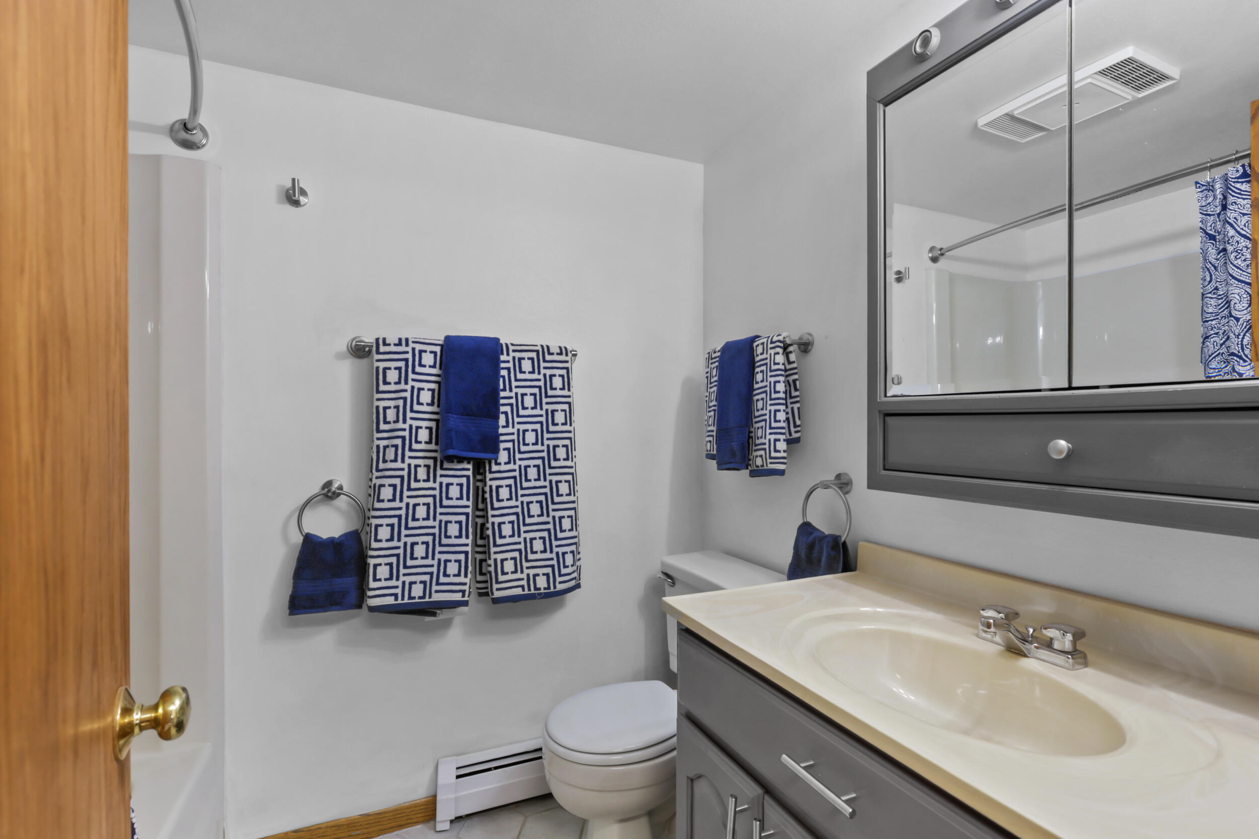 8629 N Servite Dr Unit: 105
