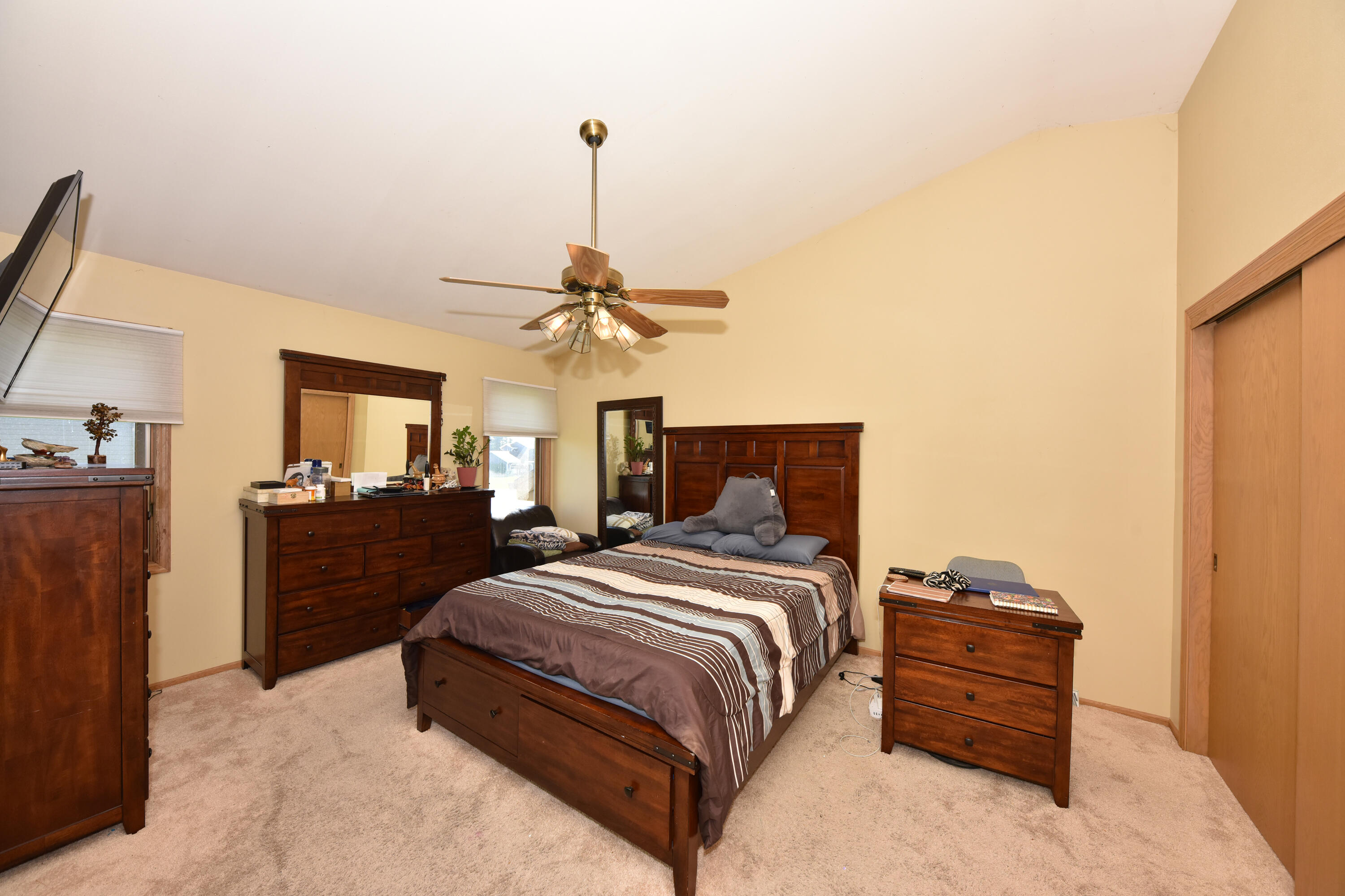 W168N9742 Chippewa Dr
