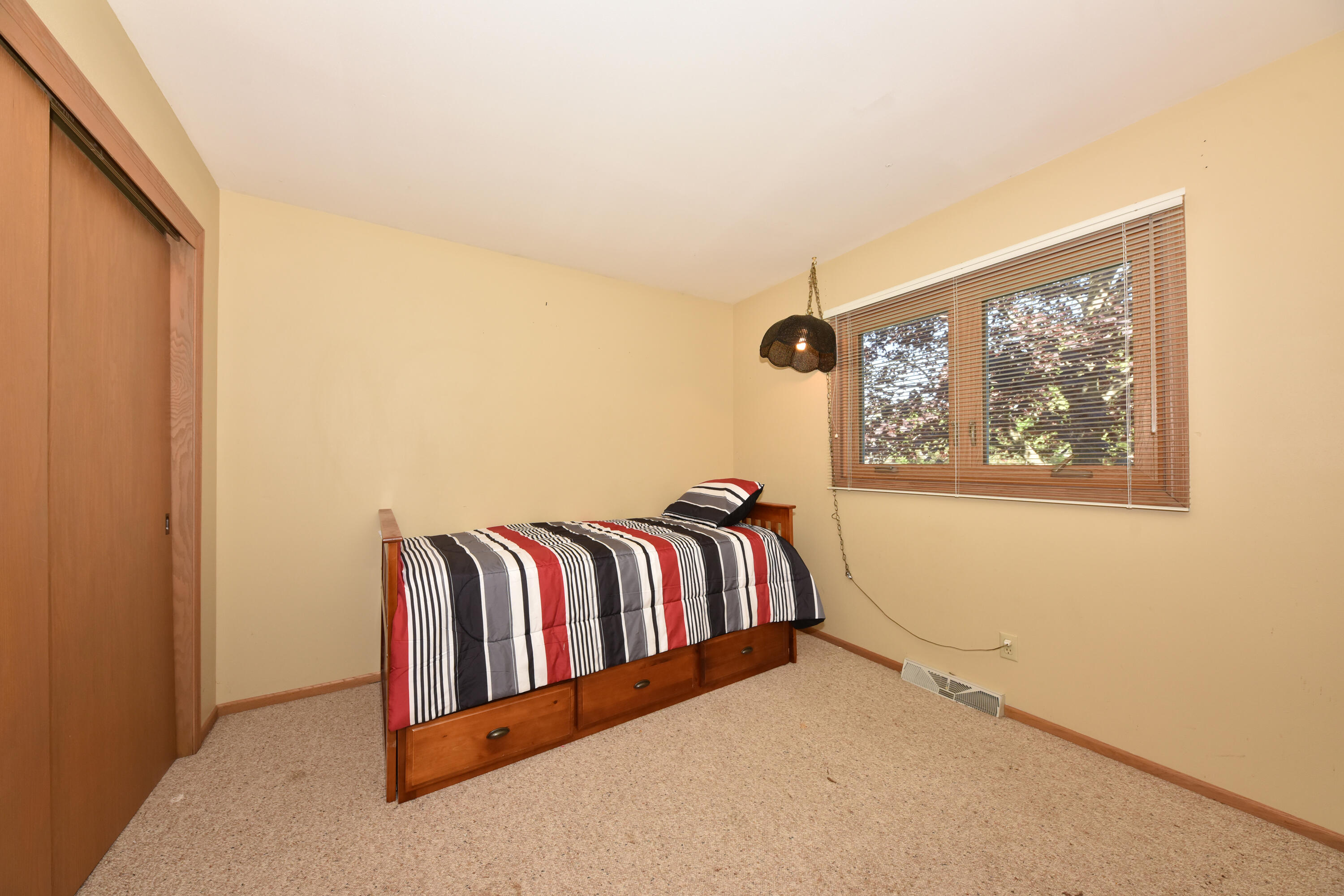 W168N9742 Chippewa Dr