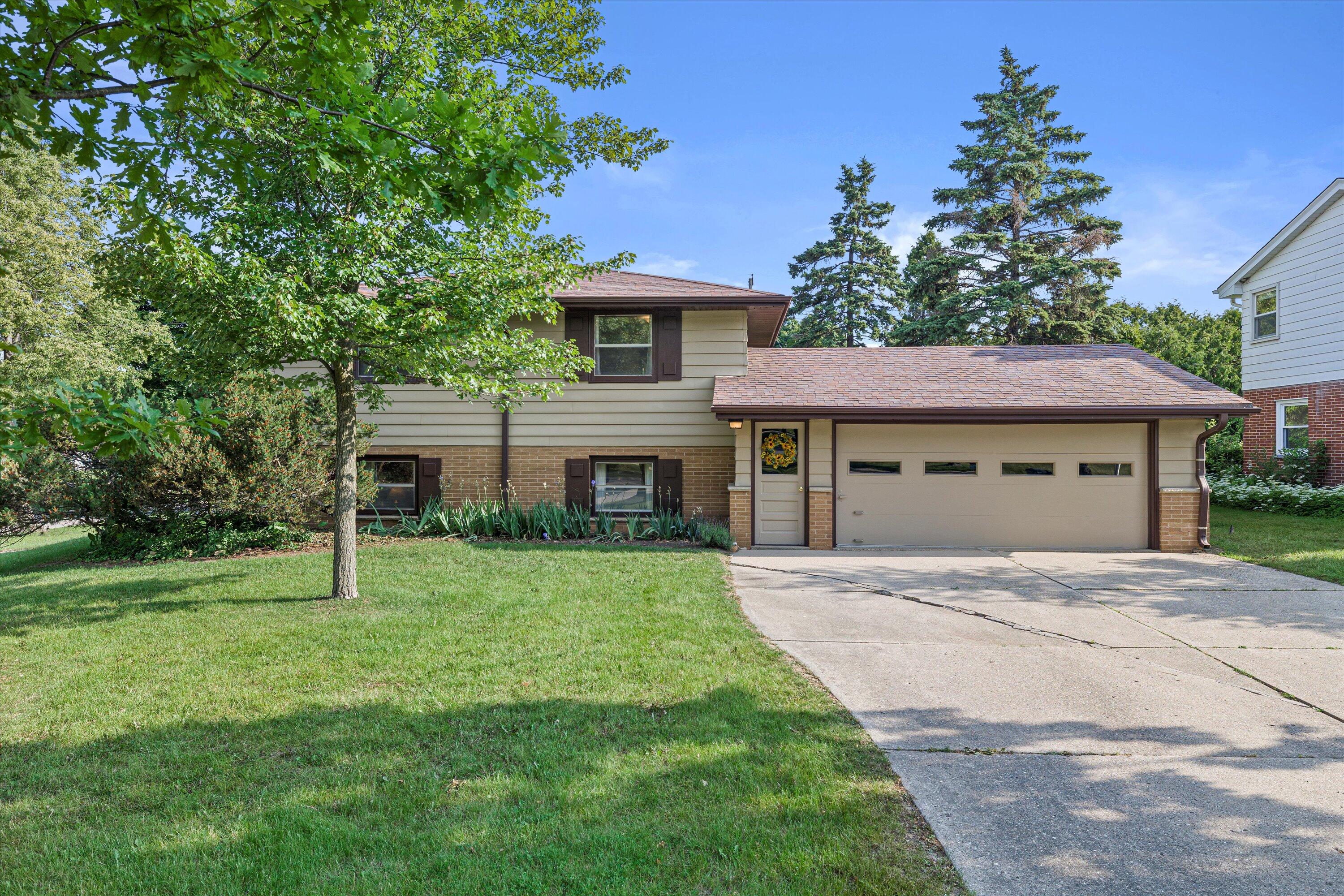 2860 N Park Dr