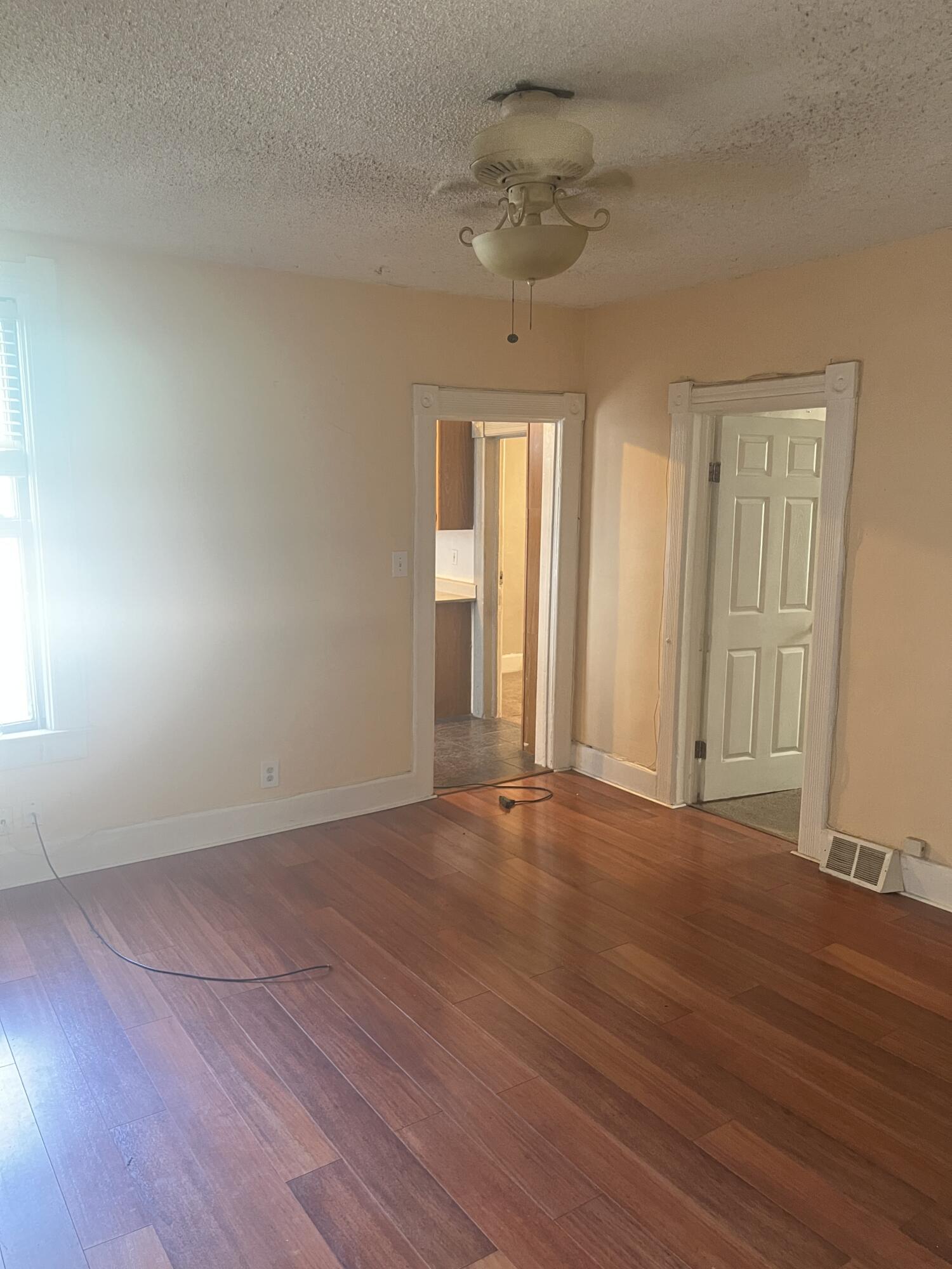 2515 N Bartlett Ave Unit: 2517