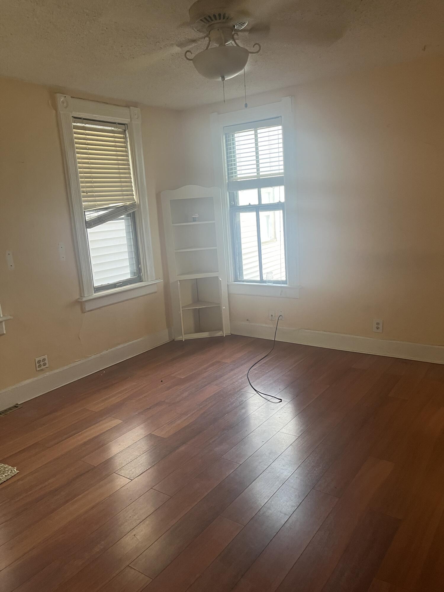 2515 N Bartlett Ave Unit: 2517