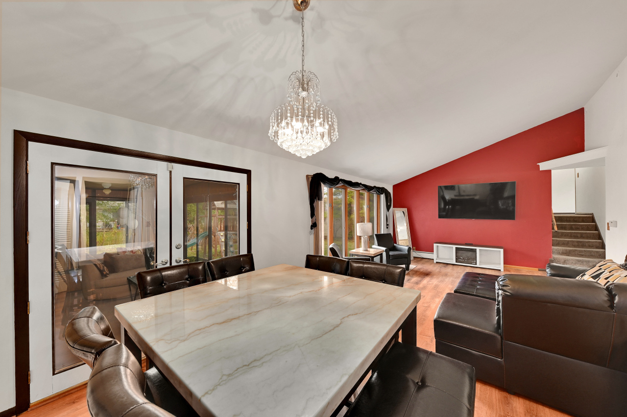 5406 W Portage Ave